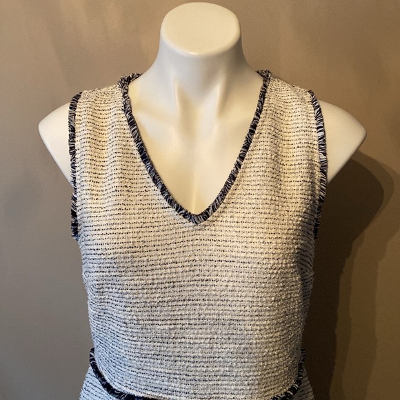 LOFT Women's White & Navy Blue V Neck Sleeveless Above Knee Sheath Size 10 - Picture 6 of 7